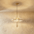 Lampa wisząca Rippled Glass z rzeźbiarską metalową ramą i miękkim światłem