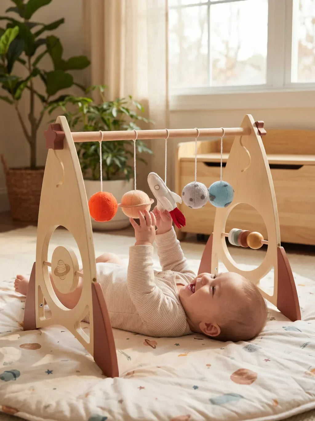 Arche d’éveil en bois massif pour bébé avec jouets fusée et étoile