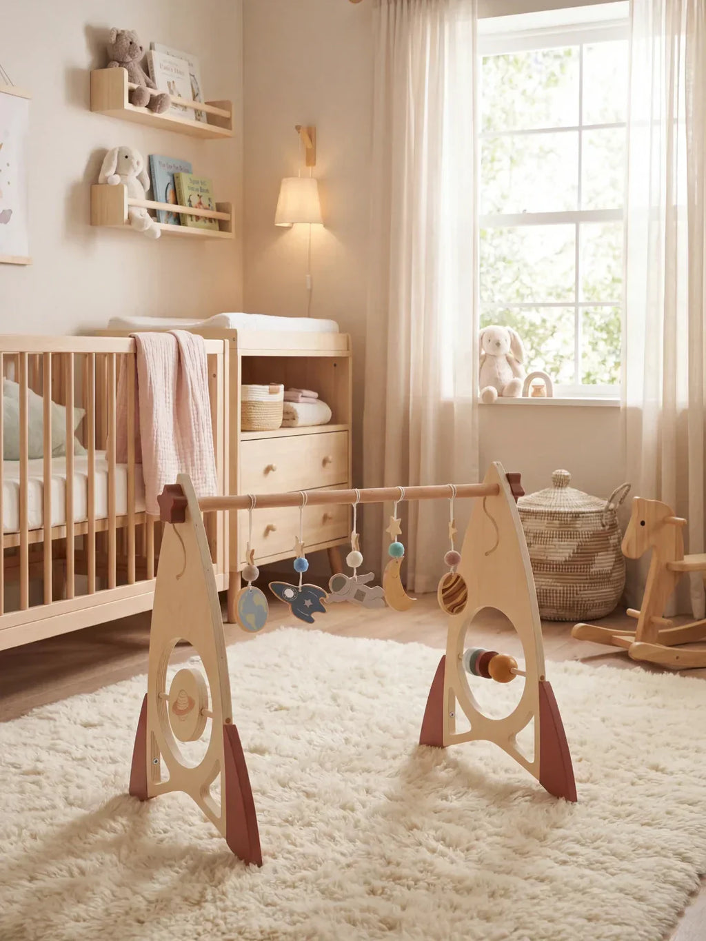 Arche d’éveil en bois massif pour bébé avec jouets fusée et étoile