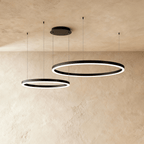 Żyrandol LED Nova Ring z polerowaną czarną żelazną ramą