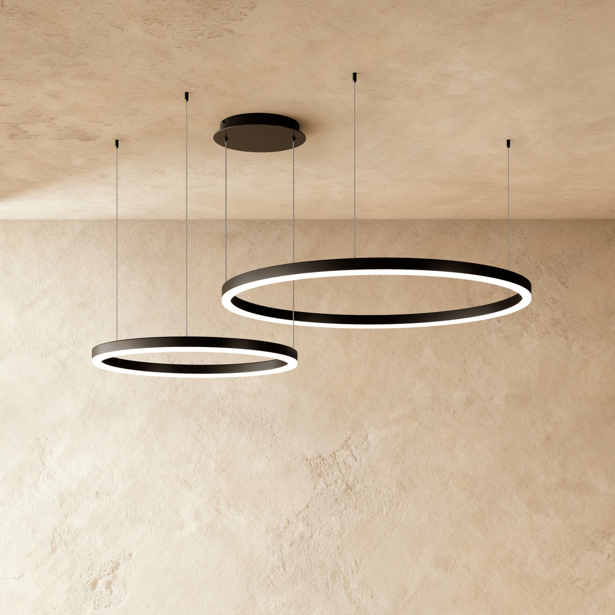 Żyrandol LED Nova Ring z polerowaną czarną żelazną ramą
