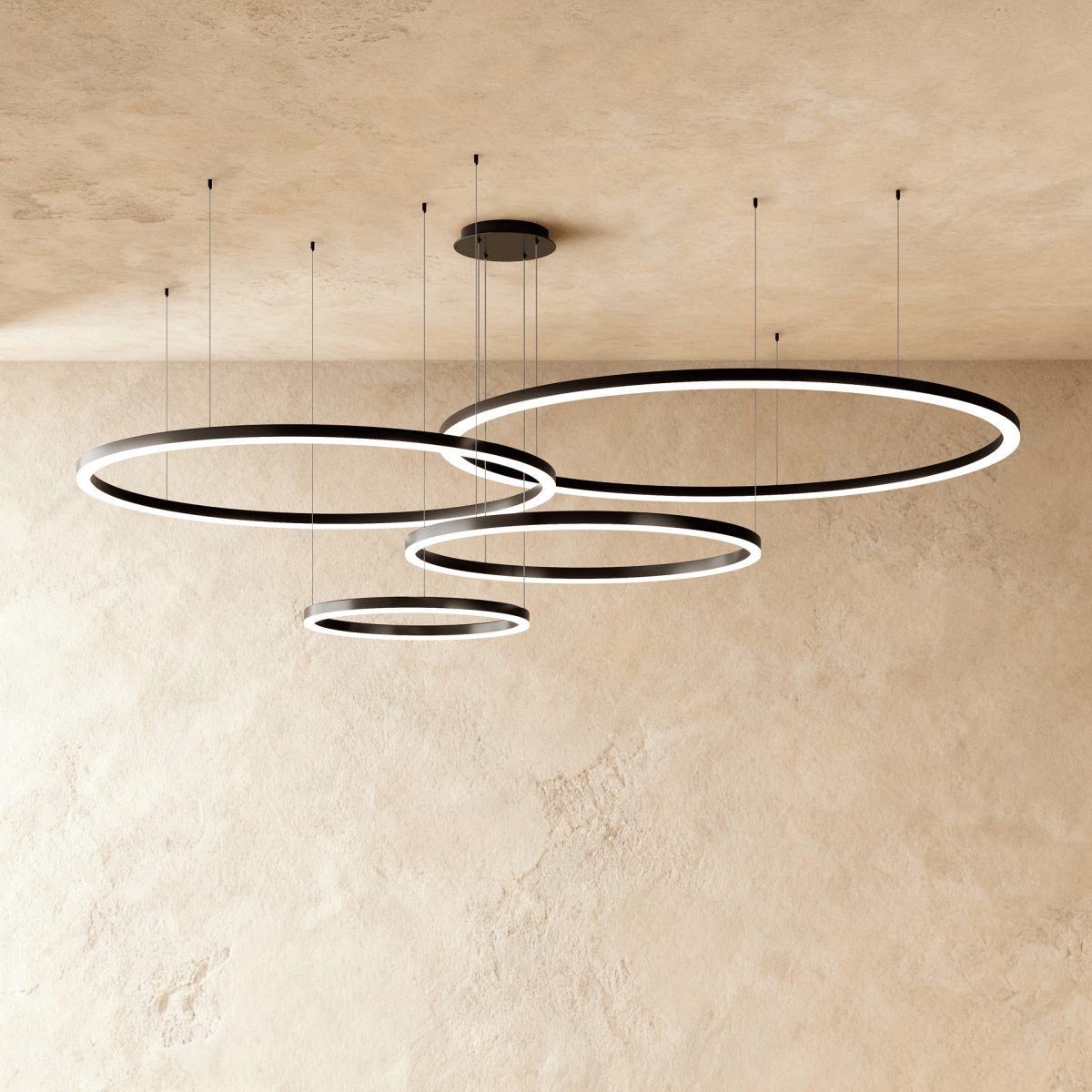Żyrandol LED Nova Ring z polerowaną czarną żelazną ramą
