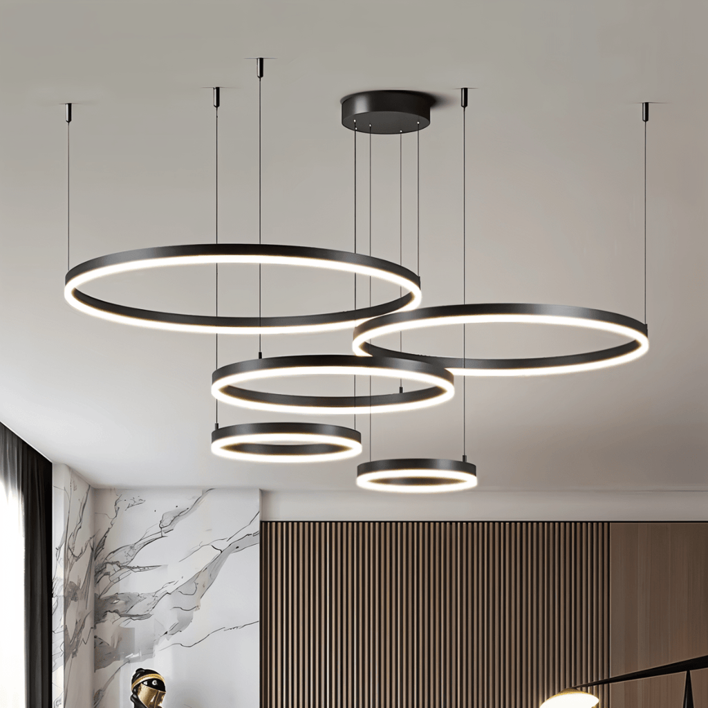 Żyrandol LED Nova Ring z polerowaną czarną żelazną ramą