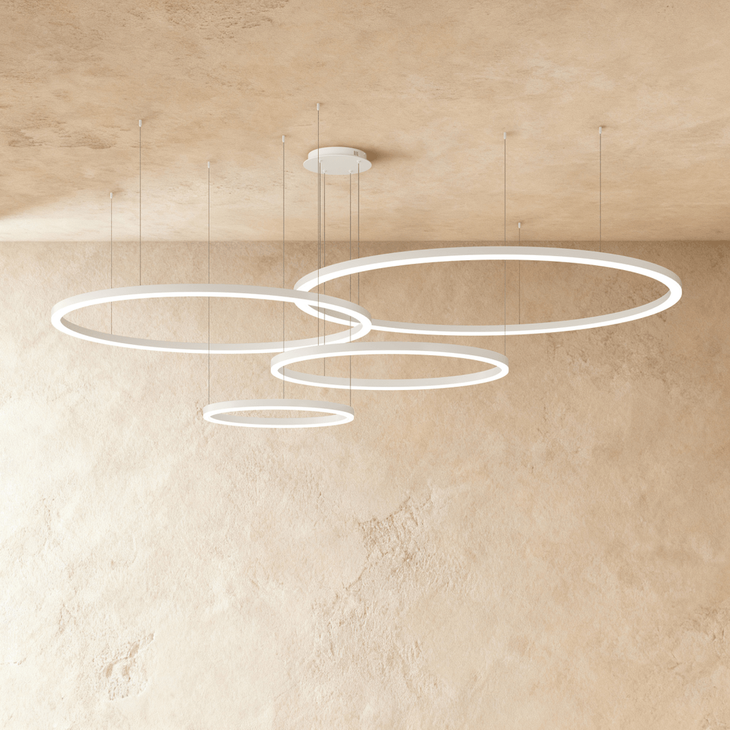 Żyrandol LED Nova Ring z polerowaną czarną żelazną ramą