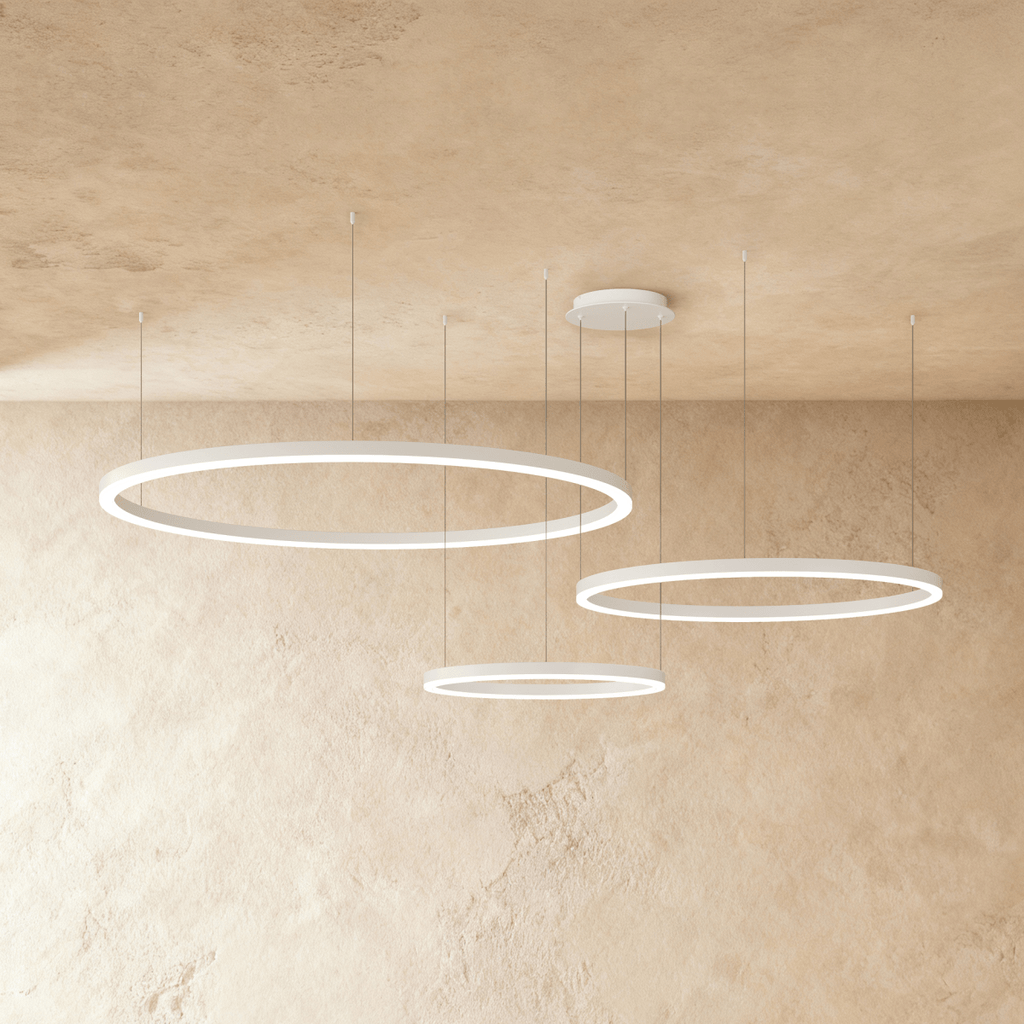 Żyrandol LED Nova Ring z polerowaną czarną żelazną ramą