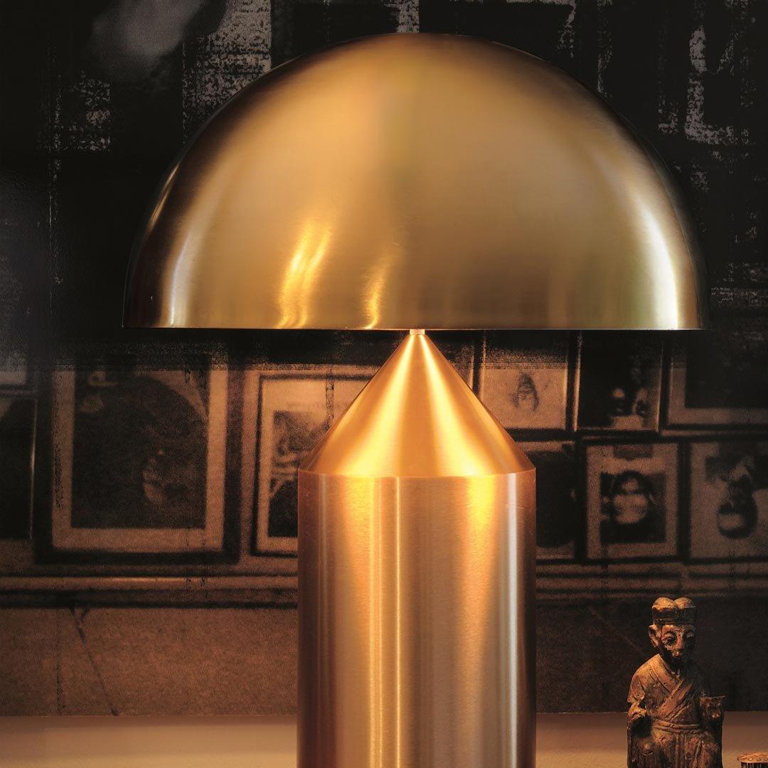 Stolní lampa Atollo Lunaro, sochařský kovový design v italském stylu