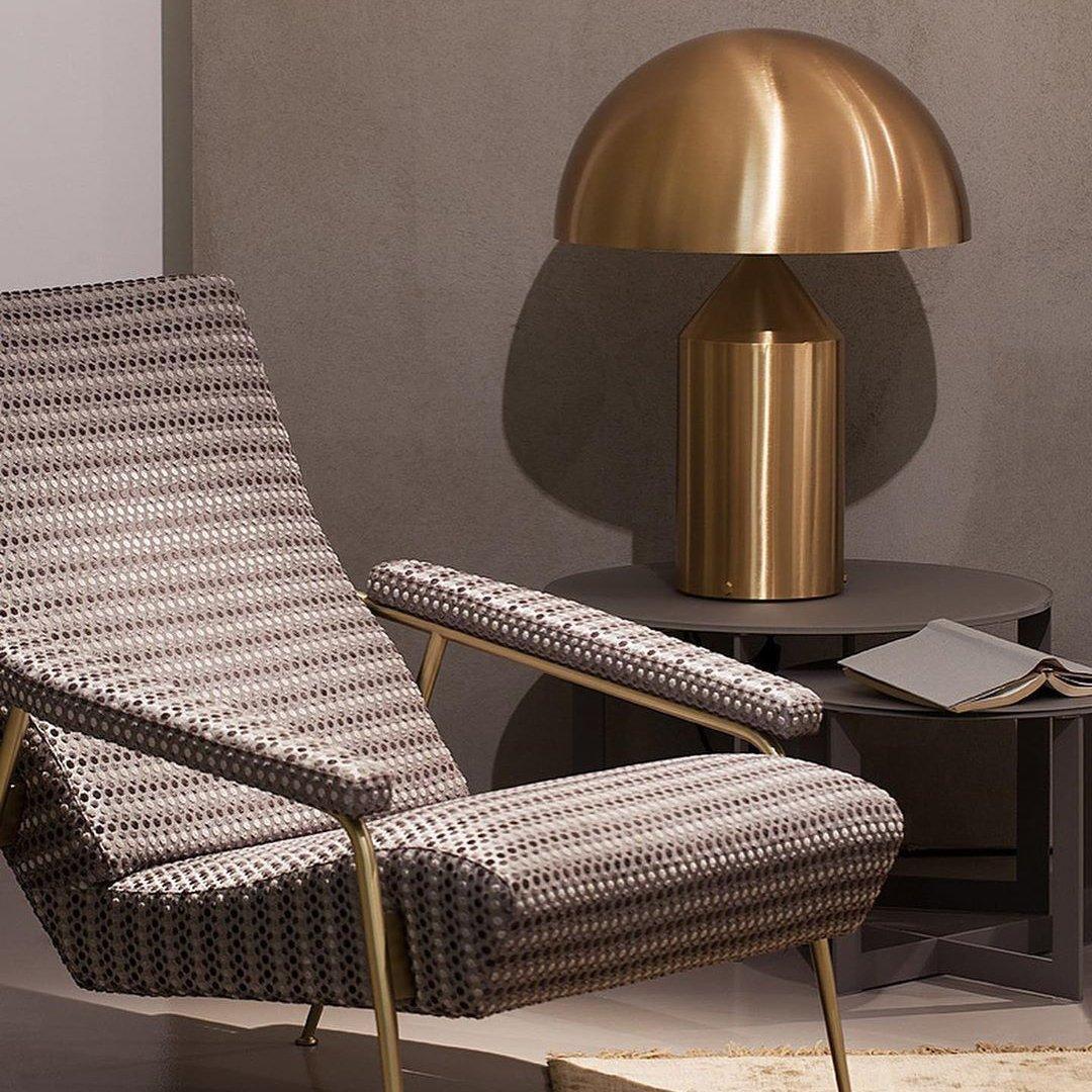 Stolní lampa Atollo Lunaro, sochařský kovový design v italském stylu