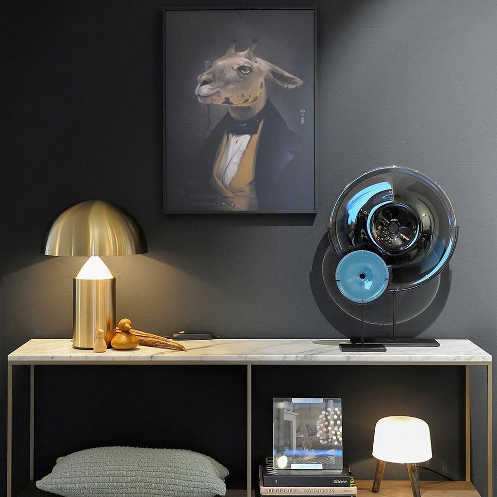 Stolní lampa Atollo Lunaro, sochařský kovový design v italském stylu