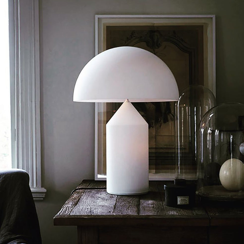 Stolní lampa Atollo Lunaro, sochařský kovový design v italském stylu