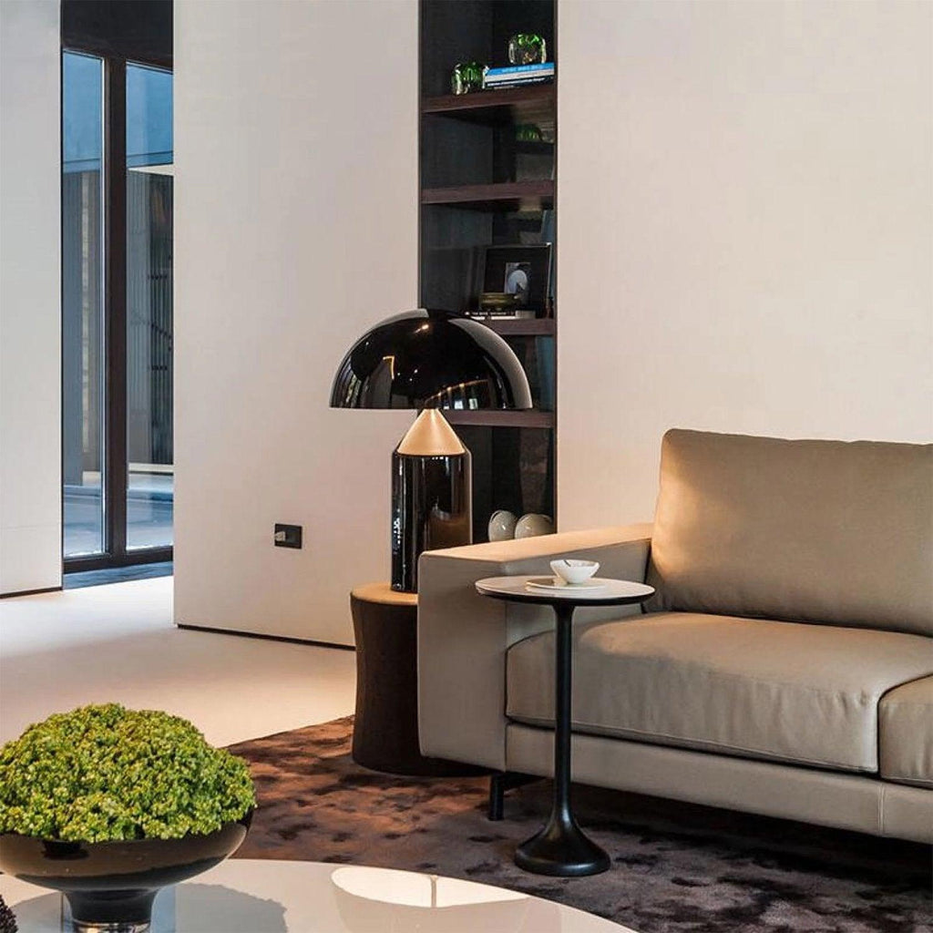 Stolní lampa Atollo Lunaro, sochařský kovový design v italském stylu