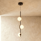 Lustre Trio Globe em Vidro com Haste Fina de Ferro para Interiores Modernos e Aconchegantes