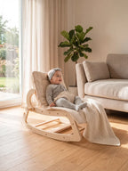 Skandinavisk babyvippestol og småbarnsstol i tre | Fioriscas