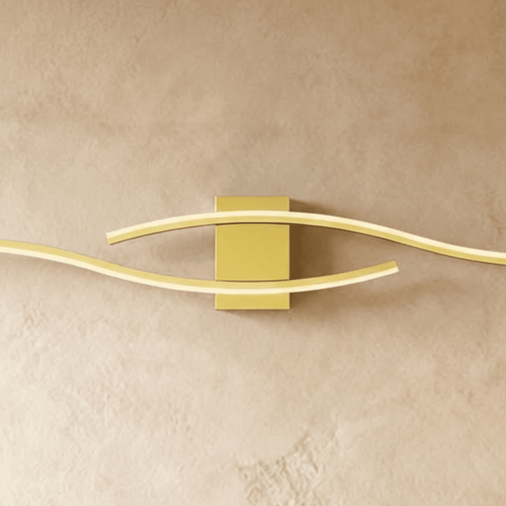 Železná nástěnná lampa Verve pro moderní ambientní osvětlení domů  