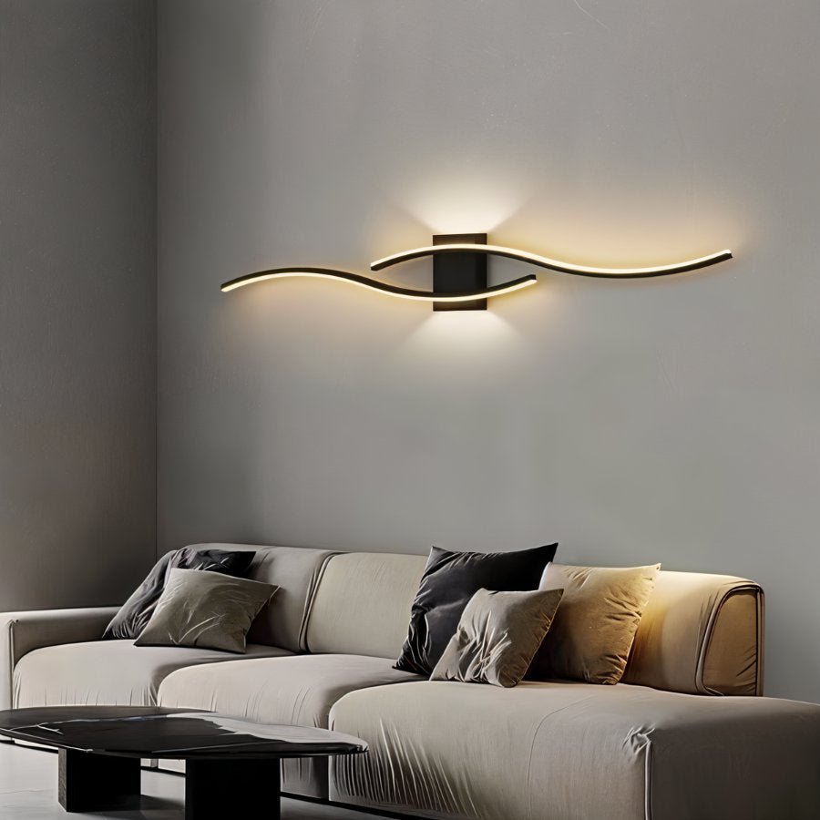 Železná nástěnná lampa Verve pro moderní ambientní osvětlení domů  