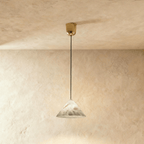 Lampada a sospensione Petal Glow in alabastro ispirata ai fiori di ciliegio