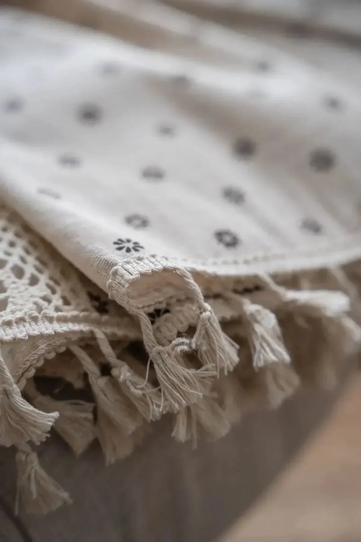 Boho Breeze függönyök: fényáteresztő csipke bohém lakberendezéshez | Fioriscas