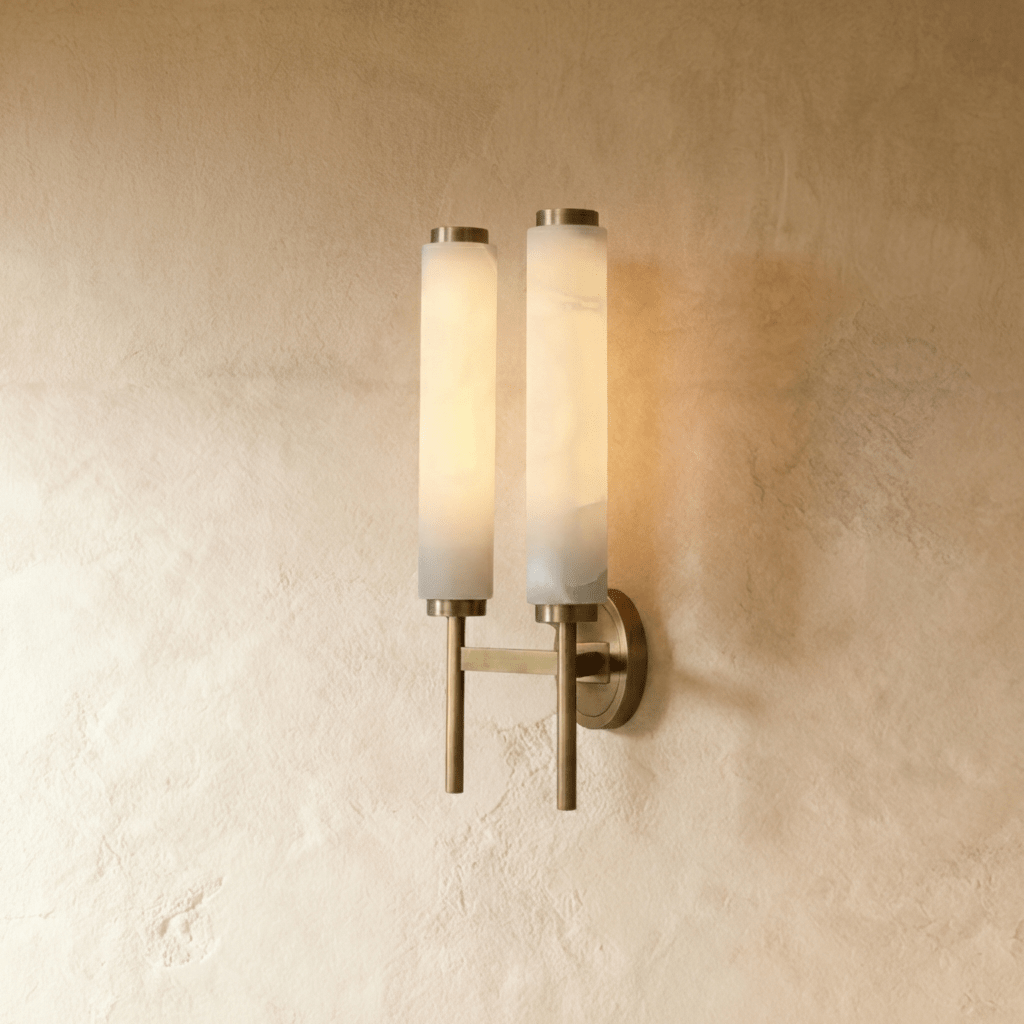 LumenSilk alabastrové vertikální nástěnné světlo pro jemné architektonické osvětlení  