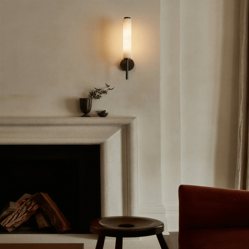 LumenSilk alabastrové vertikální nástěnné světlo pro jemné architektonické osvětlení  