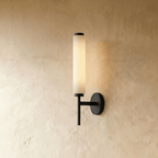 LumenSilk alabastrové vertikální nástěnné světlo pro jemné architektonické osvětlení  