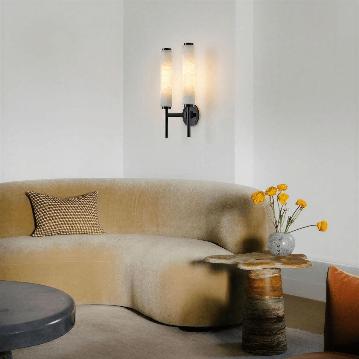 LumenSilk alabastrové vertikální nástěnné světlo pro jemné architektonické osvětlení  