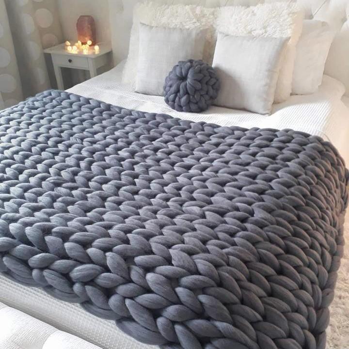 VeloraLoom Chunky Knit Throw Blanket for Sofa & Bed, Warm Soft