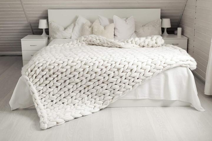 VeloraLoom Chunky Knit Throw Blanket for Sofa & Bed, Warm Soft