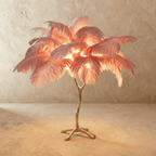 Lampada da terra Feathered Glam con velluto Glow Luxe Interiors