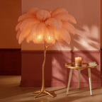 Lampada da terra Feathered Glam con velluto Glow Luxe Interiors