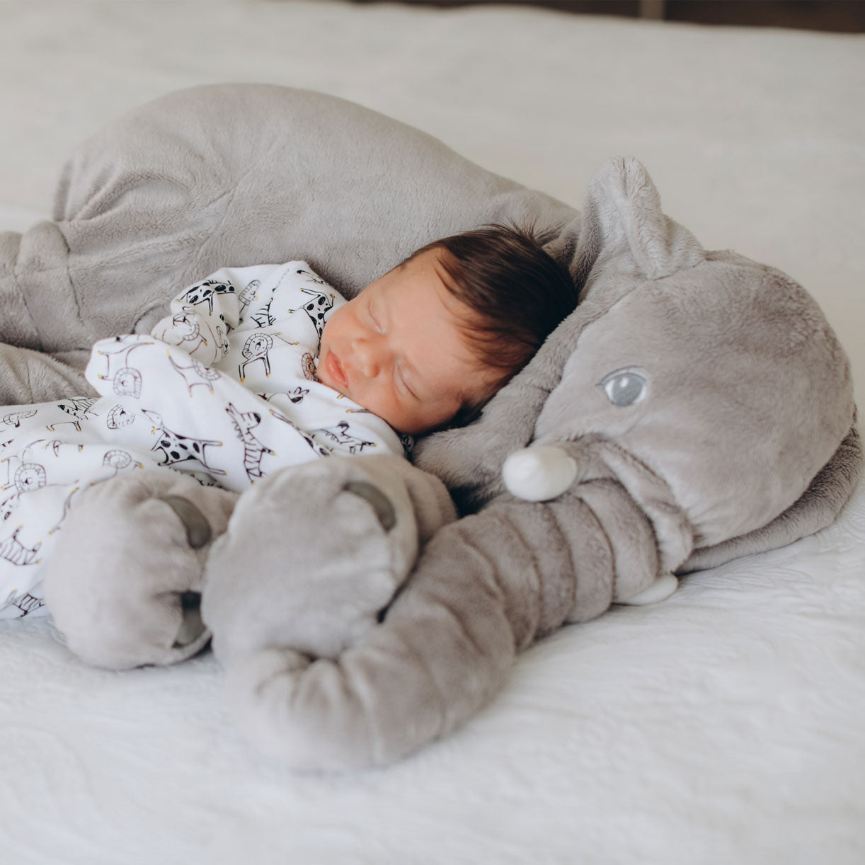 SnugPhant knuffelolifant als knuffelkussen voor baby’s en peuters
