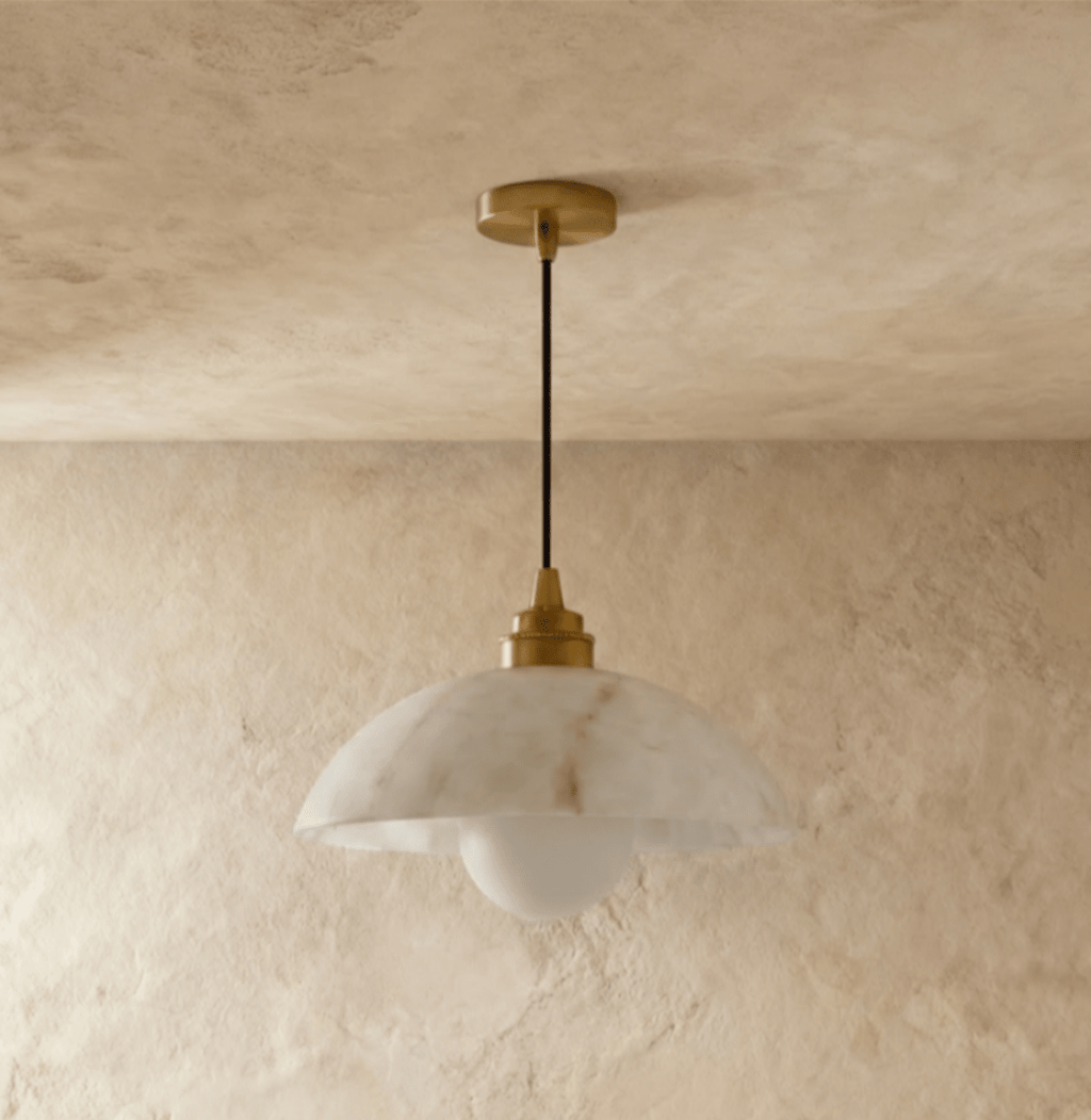 Lampa wisząca Aurora Alabaster Dome z ciepłym, ambientowym światłem