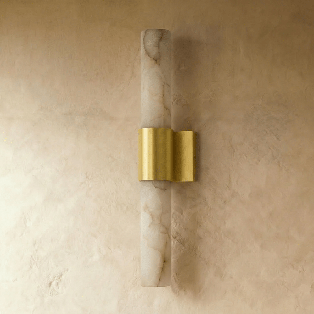 Aplique de pared Aurora de cobre y mármol para pasillos modernos