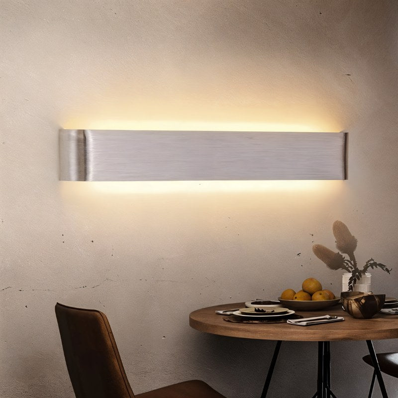 Lampa ścienna Lumenix z aluminium i LED do nowoczesnego oświetlenia ambientowego