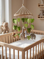 Pinnasängyn mobile-setti puisella tukivarrella vauvanhuoneeseen
