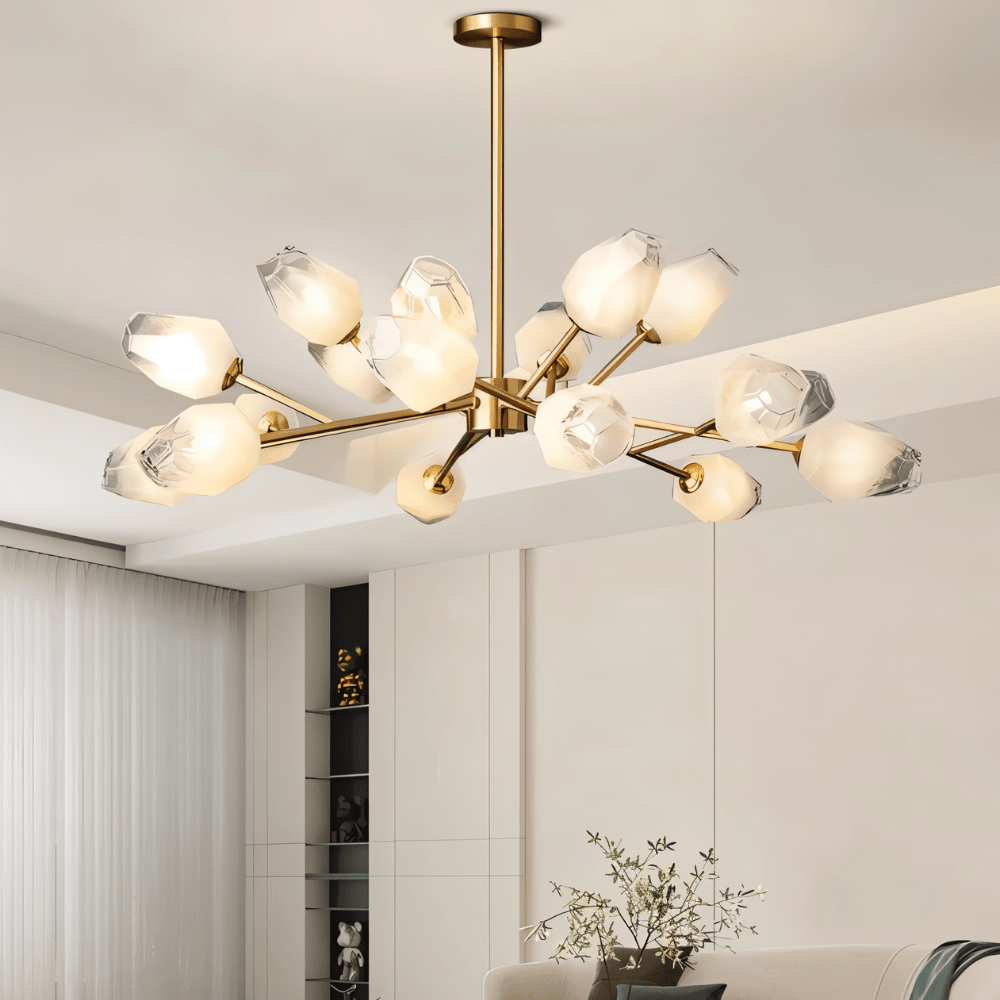 Luxora kopparkrona med frostat geometriskt glas och borstad guldfinish