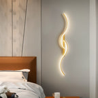Lampa ścienna Aurelia S Line z aluminium z miękkim światłem LED