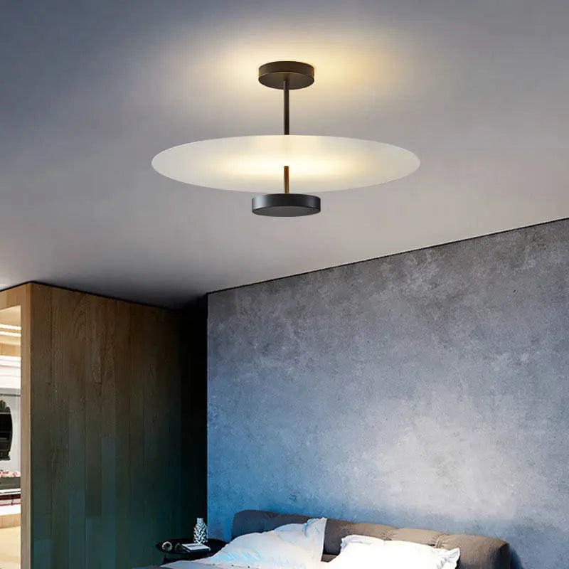 Rund LED-loftslampe fra NordAero med nordisk ringdesign til spisestuer og opholdsrum