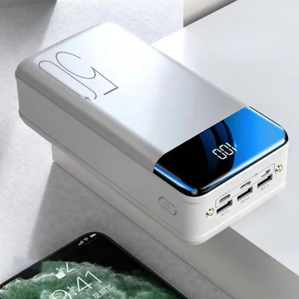 Bærbar powerbank med en kapacitet på 100.000 mAh og hurtig opladning