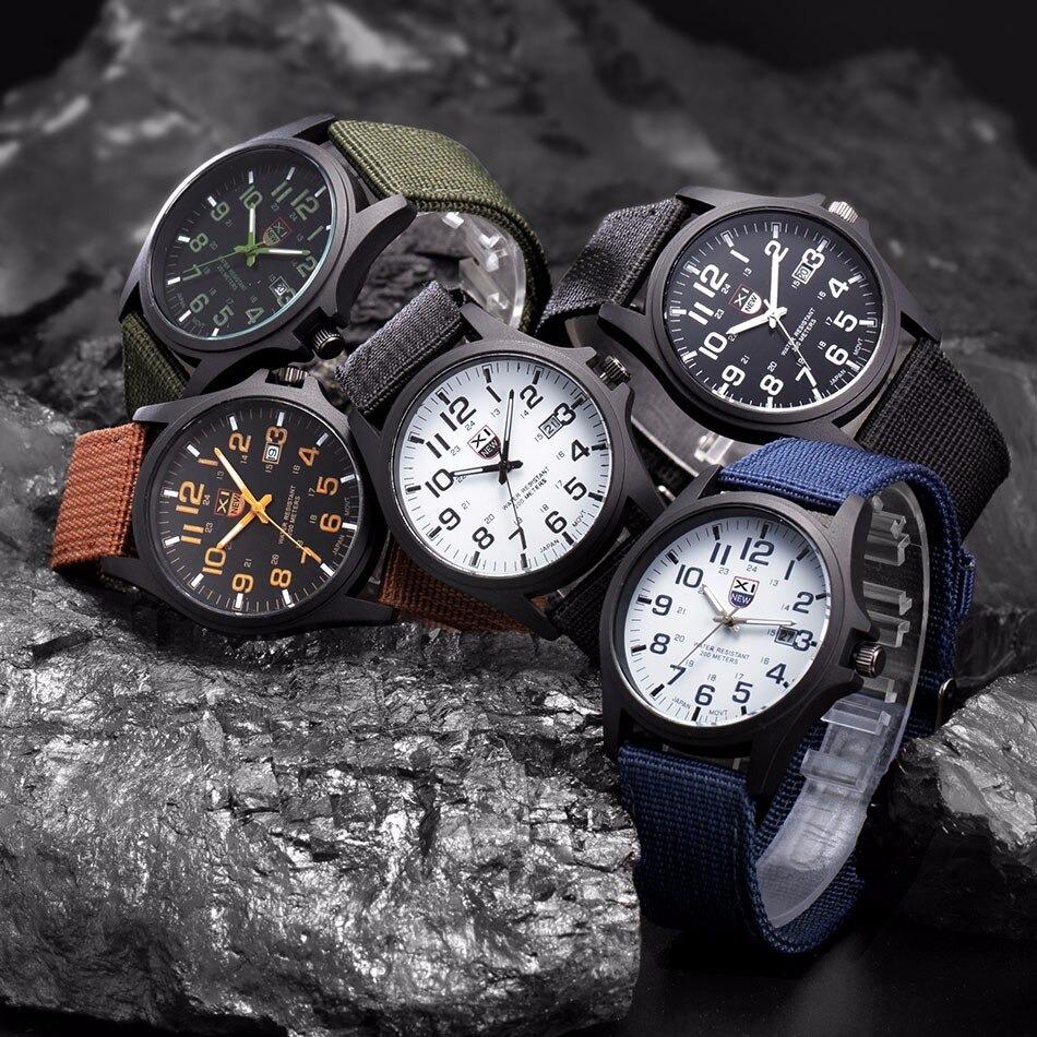 Montre-bracelet tactique AstraGuard, cadran lumineux et boîtier en acier résistant à l’eau