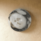 Lámpara de pared Stone Sphere Glow con luz interior cálida de mármol