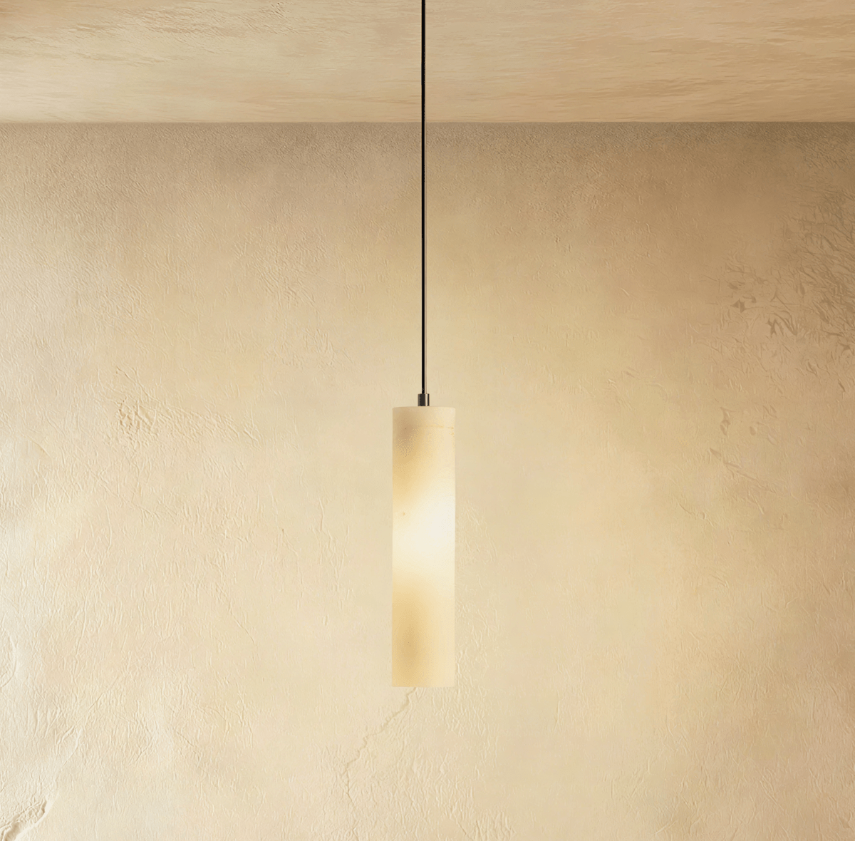 Lampadario a sospensione moderno con cilindri in alabastro e luce soffusa