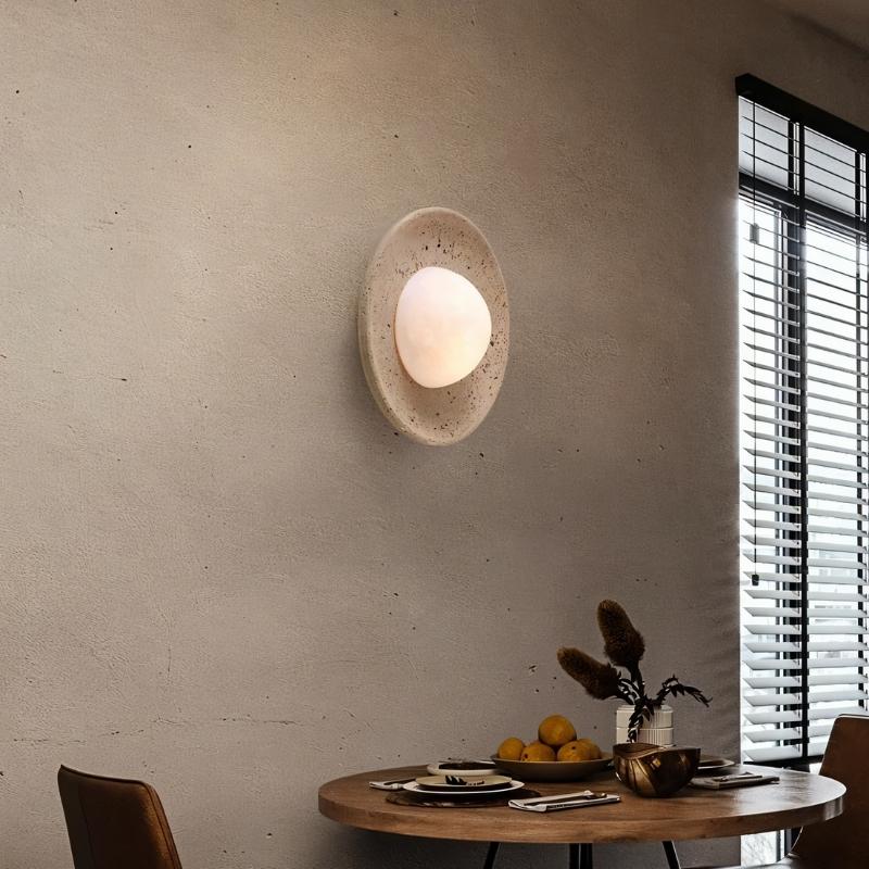 Lampa ścienna i sufitowa Terra Lume z bursztynowym globusem z trawertynu