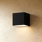 SolaraGlow solarna lampa ścienna zewnętrzna z ciepłym ambientowym światłem