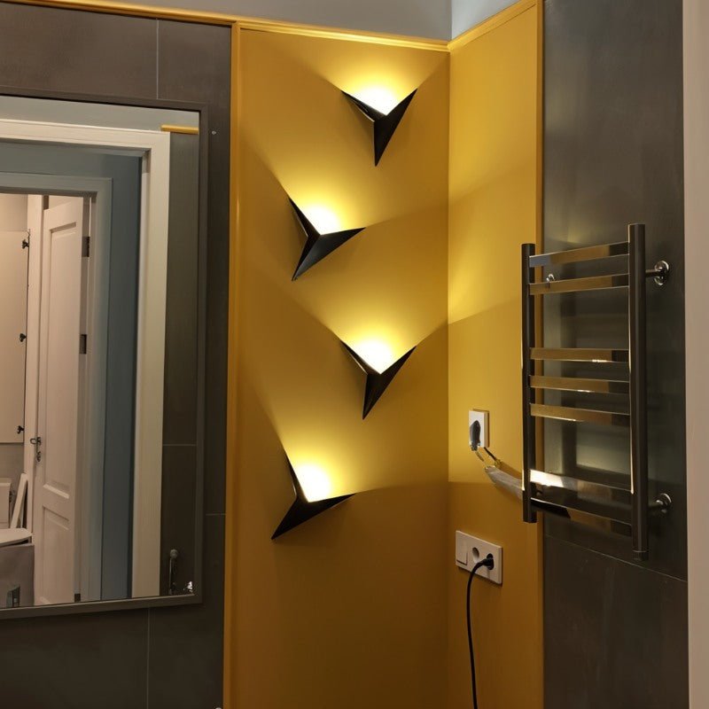 Luz de Parede Minimalista NovaLine com Três Acabamentos Metálicos para Casas Modernas