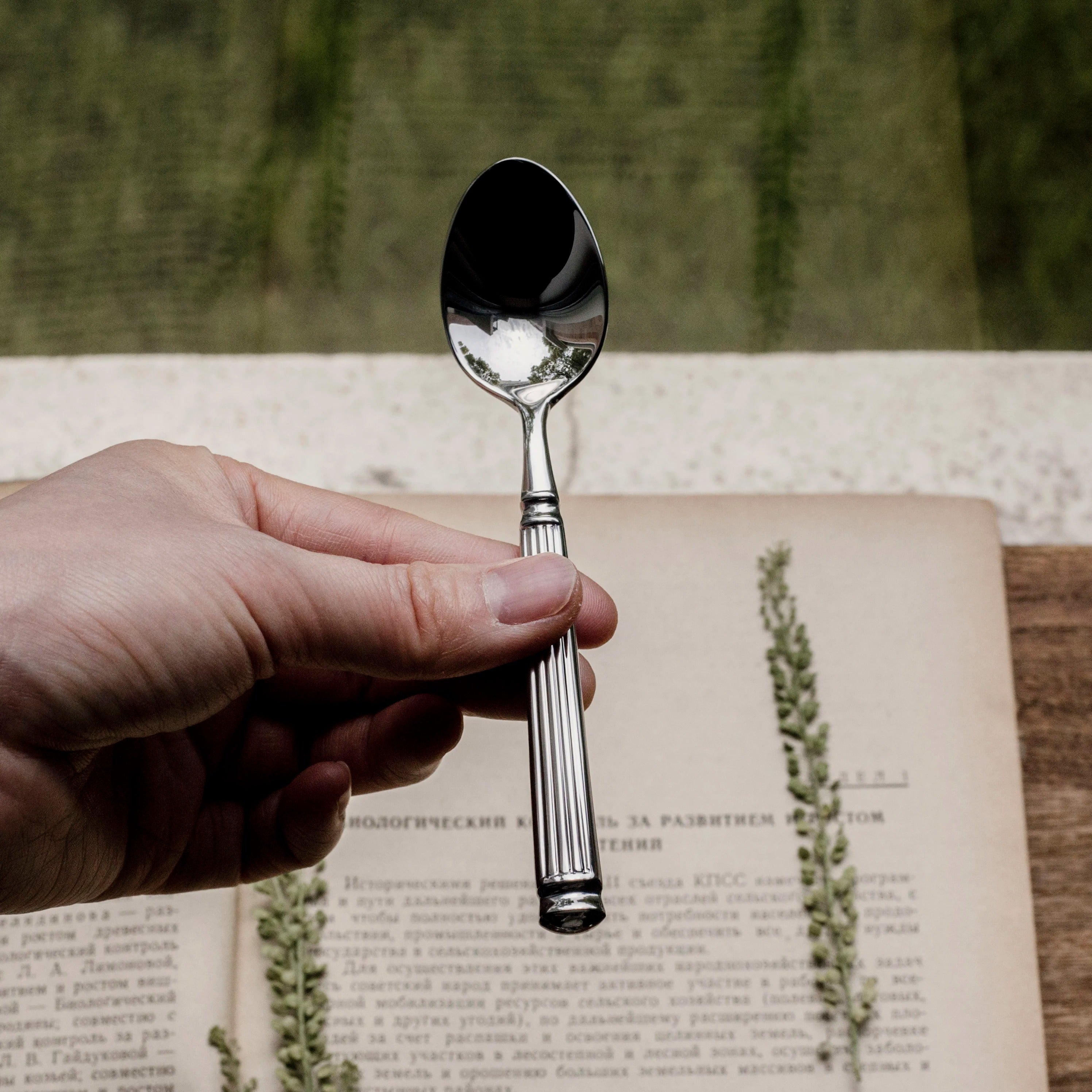 Bellemont Roman-Inspired Flatware Set, Heavyweight Cutlery, 4 or 20 Pieces