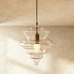 Závěsné svítidlo Aurelia Glass s propracovaným ručně vyráběným siluetovým designem  