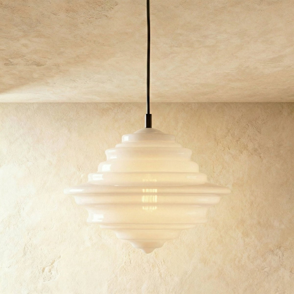 Závěsné svítidlo Aurelia Glass s propracovaným ručně vyráběným siluetovým designem  