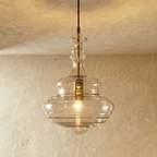 Závěsné svítidlo Aurelia Glass s propracovaným ručně vyráběným siluetovým designem  