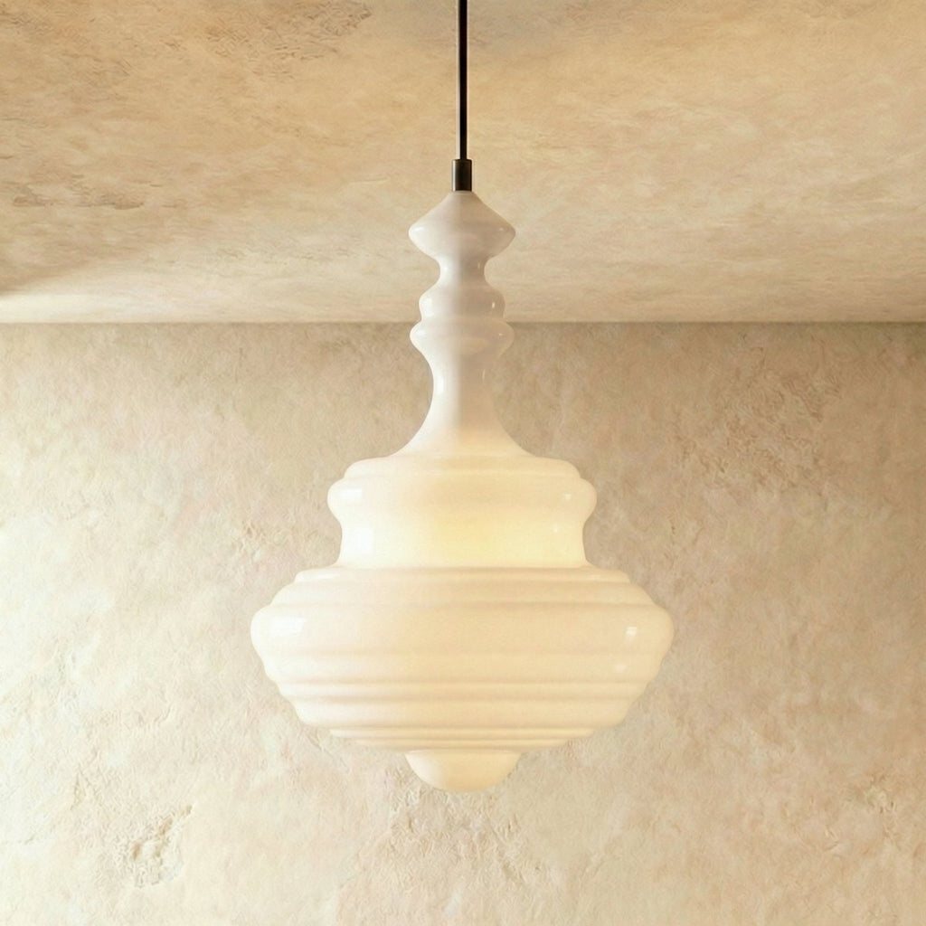 Závěsné svítidlo Aurelia Glass s propracovaným ručně vyráběným siluetovým designem  