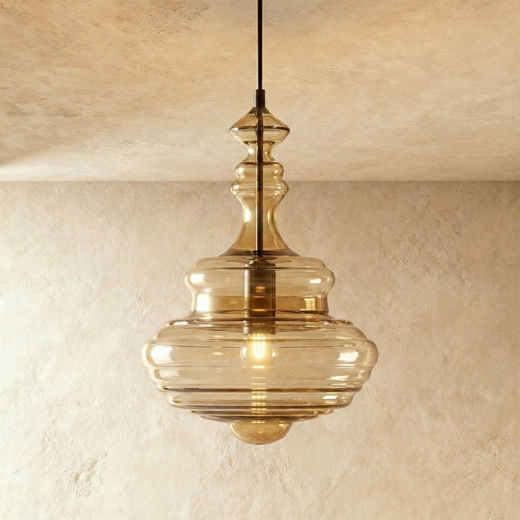 Závěsné svítidlo Aurelia Glass s propracovaným ručně vyráběným siluetovým designem  