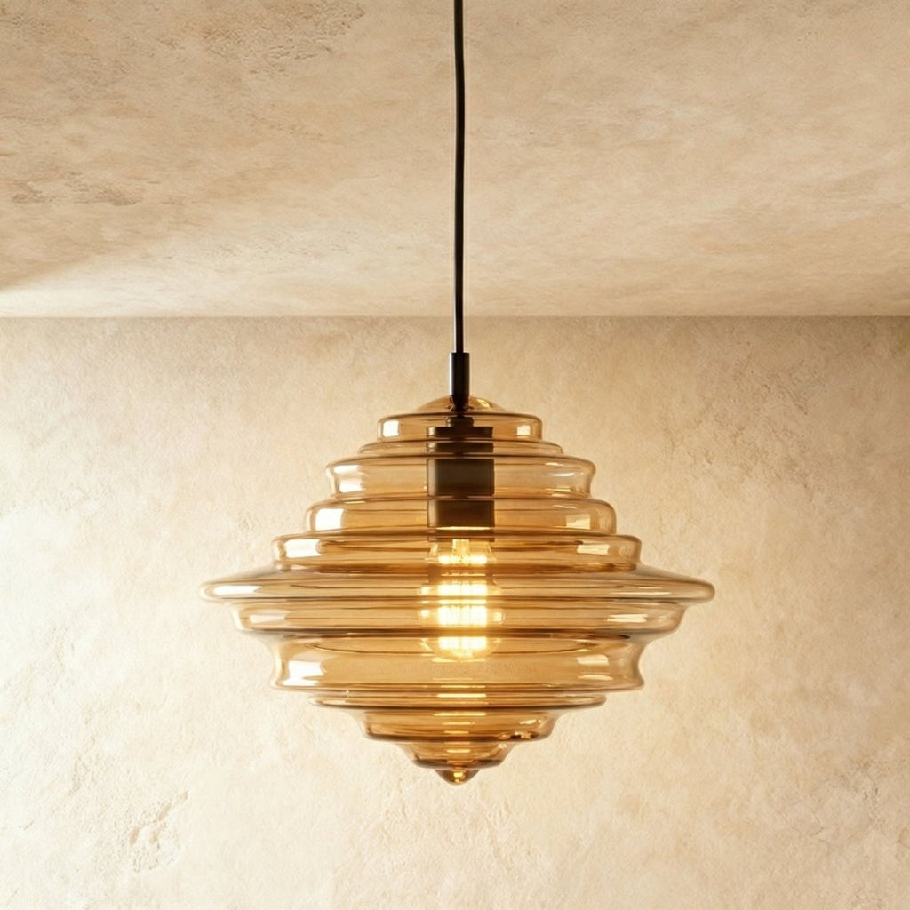 Závěsné svítidlo Aurelia Glass s propracovaným ručně vyráběným siluetovým designem  